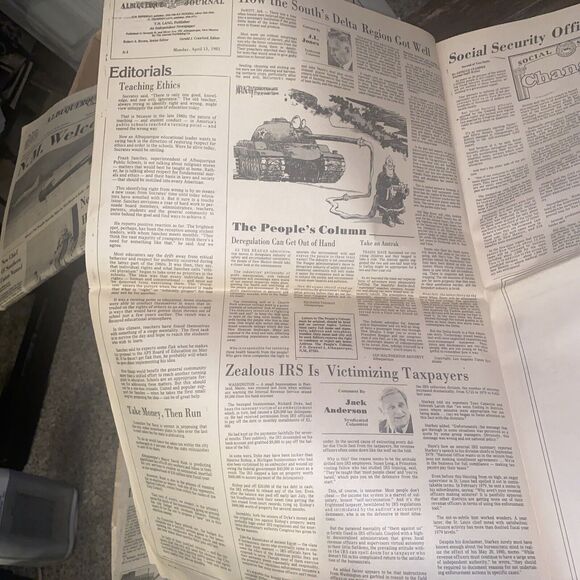 Shuttle Up ‘Like A Champ’ Albuquerque Journal April 13, 1981 Main Section - Picture 7 of 10